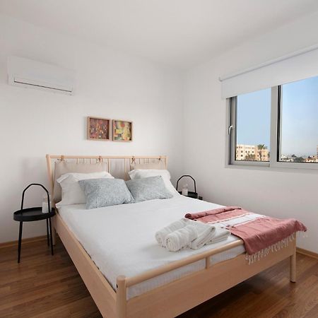 Amazing Two Bedroom Apartment Larnaca Extérieur photo