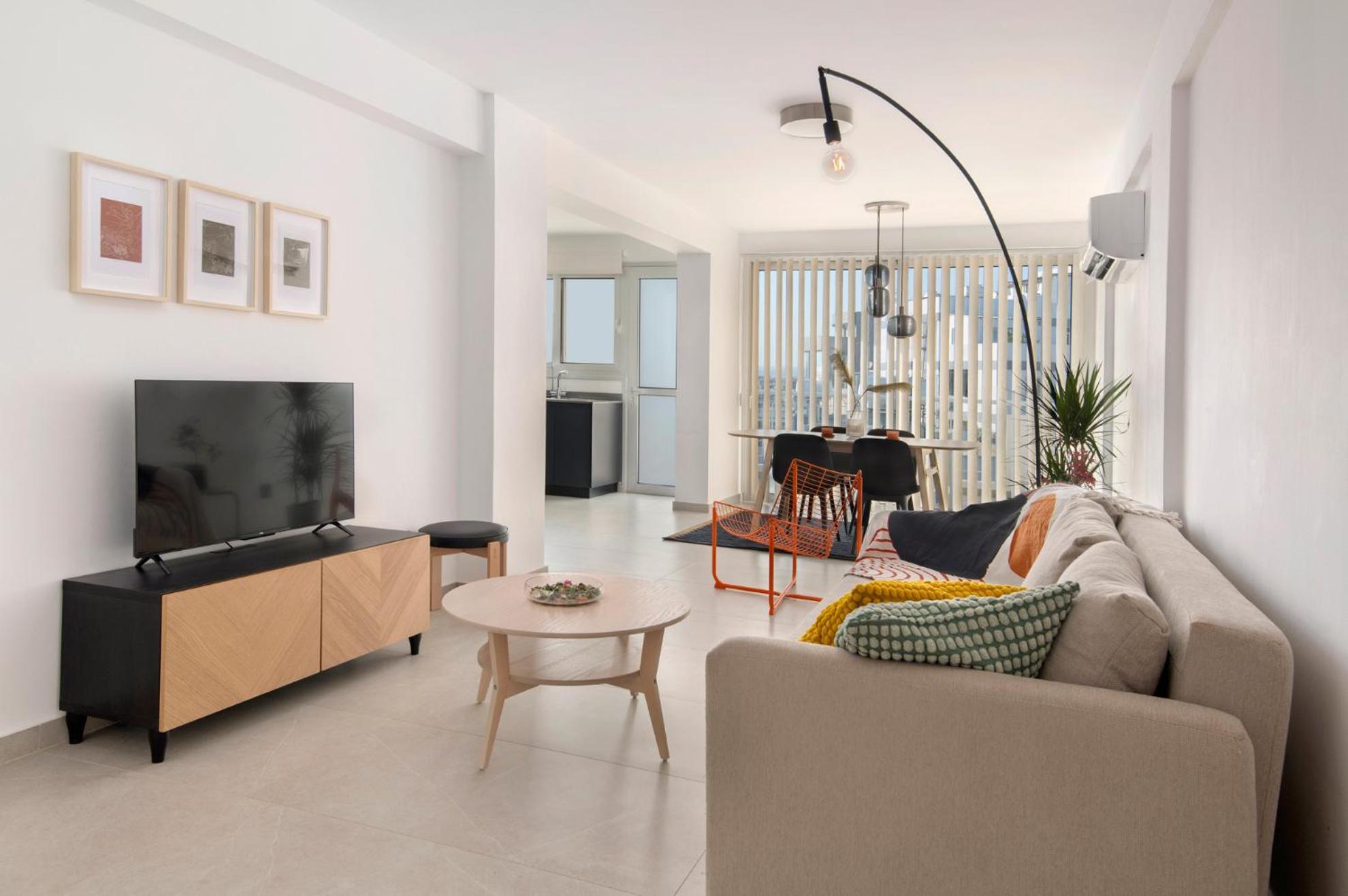 Amazing Two Bedroom Apartment Larnaca Extérieur photo