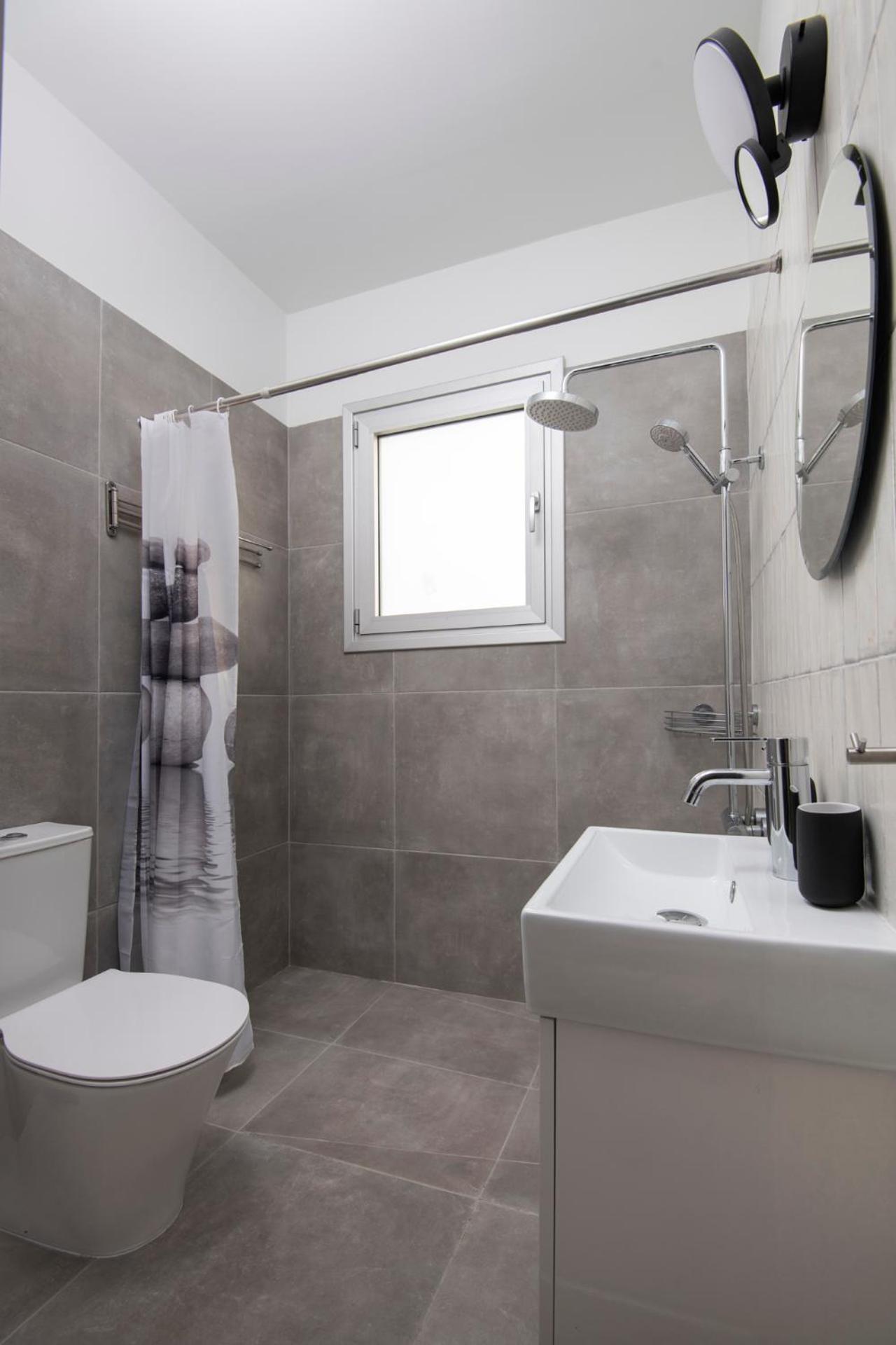 Amazing Two Bedroom Apartment Larnaca Extérieur photo